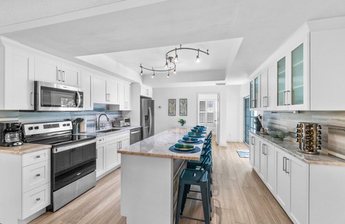 Fort Lauderdale House | Lauderdale By Sea Beach, Amazing 8 Bedroom, 5 bath Heated pool, Foosball table.
