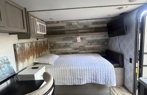 Hallandale Beach Apartment | Laura beach house