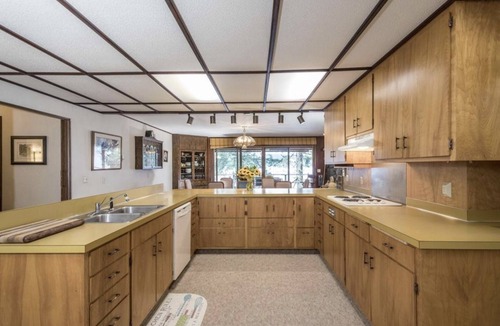 Polson House | Lazy B Lake House on Flathead Lake, Waterfront with Tennis Court