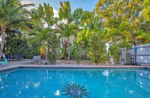Coral Brook Apartment | Lazy Cabana- Pool Canal Wilton Drive