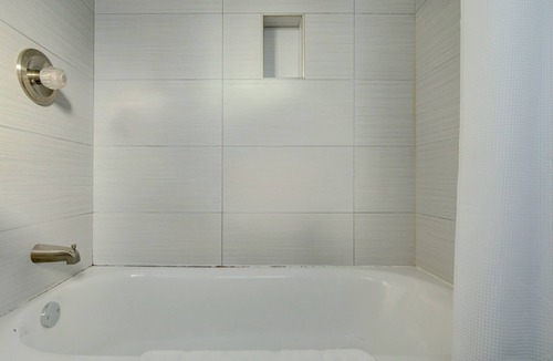 North Miami Hotel | Leeward Motel By Capital O North Miami Beachside