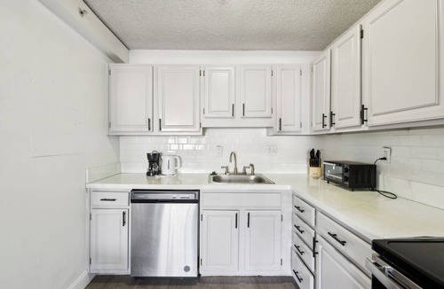 Richmond Apartment | Legacy at Imperial Village 201 I 2 Bed 2 Bath