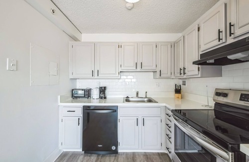 Richmond Apartment | Legacy at Imperial Village 516 I 2 Bed 2 Bath