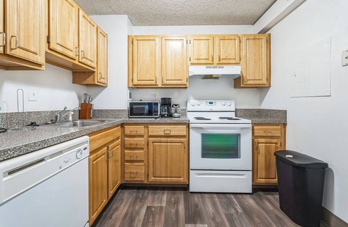 Richmond Apartment | Legacy at Imperial Village 204 I 1 Bed 1 Bath
