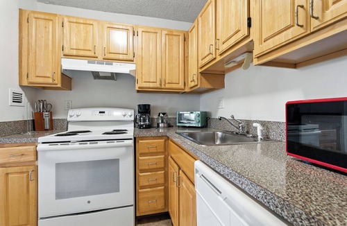Richmond Apartment | Legacy at Imperial Village 602 I 2 Bed 2 Bath
