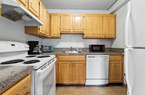 Richmond Apartment | Legacy at Imperial Village 602 I 2 Bed 2 Bath