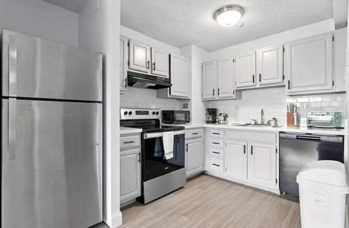 Richmond Apartment | Legacy at Imperial Village 214 I 2 Bed 2 Bath