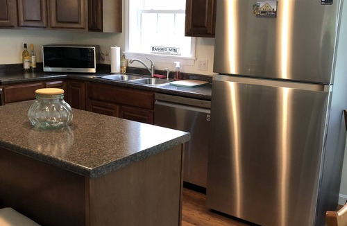 Danbury House | Less than 1 mile from Ragged Mountain