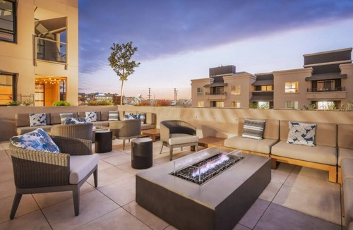 Melrose Hotel | Level Hollywood- Modern One Bedroom Suite In Hollywood
