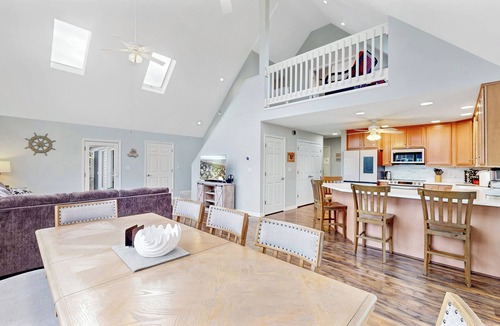Broadkill Beach House | LEYA`S SECRET TREASURE - 3 BD, 2.5 BA - Sleeps 10 - Steps from the beach! *Dog-Friendly*
