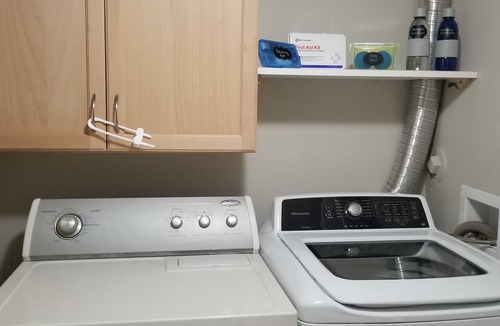 Miramar Apartment | Light & Airy 2-Bedroom Lakeview Condo with Pool