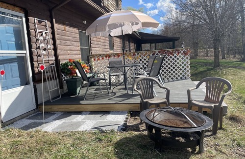 Vienna Apartment | Light and Airey new apartment on Apple Orchard minutes from Sylvan Beach