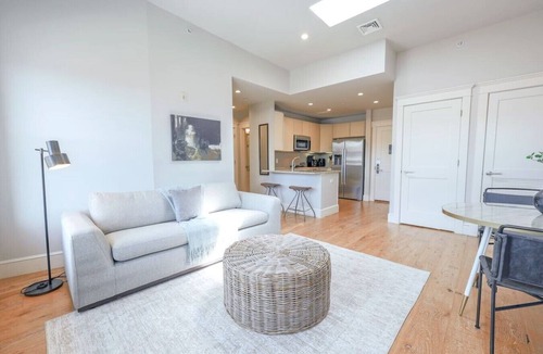 Back Bay Apartment | Light-Filled Back Bay 1 Bedroom Apartment