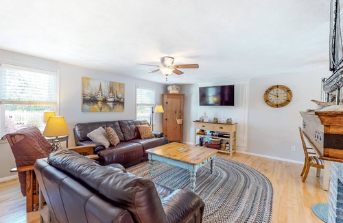 Harwich Center House | Light-filled home with fast WiFi, central AC, W/D & pool table - near beach