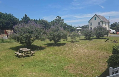 Ocracoke Condo | Lighthouse Villas 10: Centrally located condo in Ocracoke