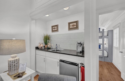 West Beach House | Lightkeeper's Cottage – Experience the simplicity and convenience of island life