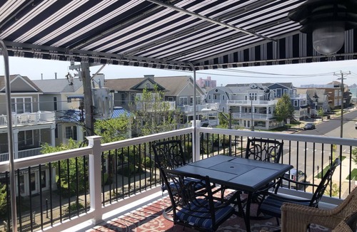 North End House | Linens included for Jan, Feb, March, April, Nov Dec new bookings- 8 BR 4 Bath