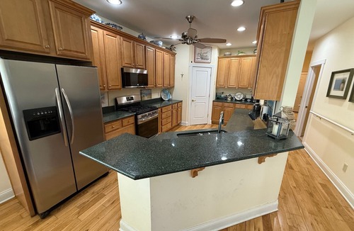 Lewes House | Linens Included! Private Pool! Hot tub! Book Today! Off Season Mini Weeks!
