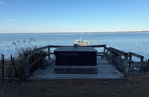 Urbanna Cottage | Little White Rose Cottage on the banks of the Rappahannock River