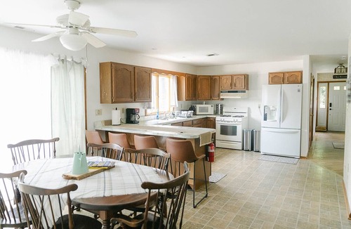 Lower Township Cabin | Lodge on top of Behr Brewing. Close to Cape May and Wildwood