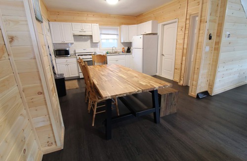 Tannersville Cabin | Log Cobin/w Private Pool and Hot tub Just 10 Mins from Hunter Moutain