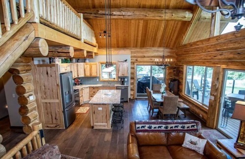 Rexford House | LOG HOME new built- 4bds-3 levels-golf nearby