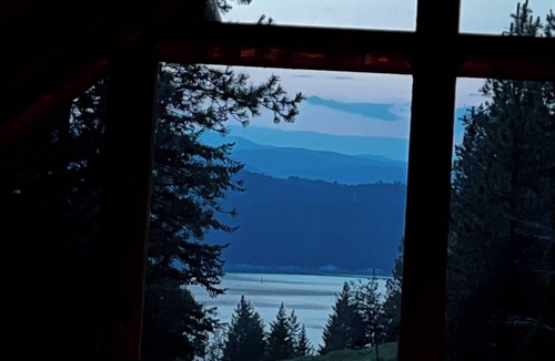 Rexford Cabin | LOG HOME new built- 4bds-3 levels-golf nearby