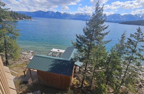 Kings Point House | Log Home with Lake Access and Views of the Missions