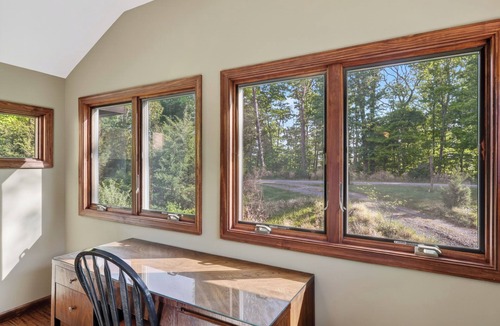 Rileyville House | Lone Bear Cabin: EV, River Access, Mountain Views, Fireplace, Hot Tub