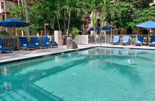 Plantation Apartment | Look No Further! 3 Spacious Suites w/Full Kitchen, Outdoor Pool, Free Breakfast