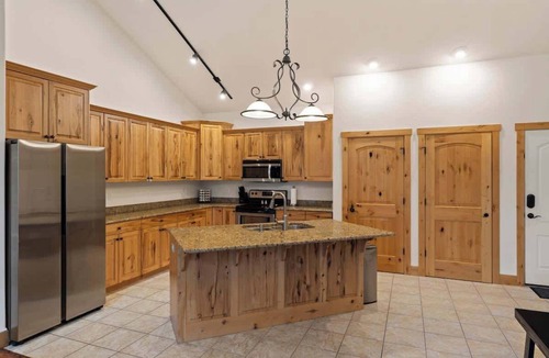 Somers House | Lookout Cabin at Flathead | Sleeps 7