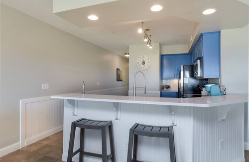 Kill Devil Hills Condo | Love at First Flight: Oceanfront, Shared Pool