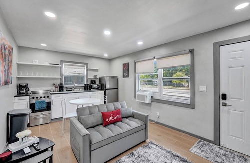 Parkside Apartment | Lovely 1-Bedroom Apt Hollywood 1/1