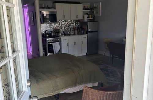 Newburgh Apartment | Lovely 1-bedroom studio located in the basement. Private entrance