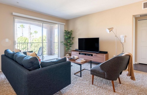 Moorpark Apartment | Lovely 1BR in Moorpark + Parking
