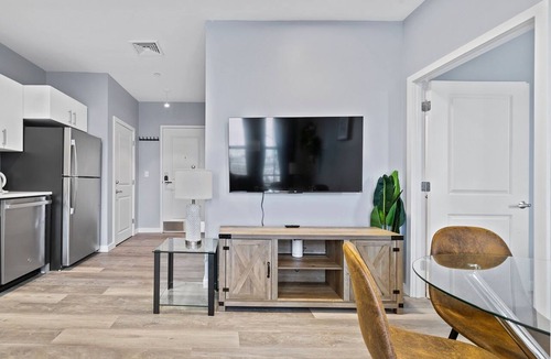Everett Apartment | Lovely 1BR Near Encore Boston xclq