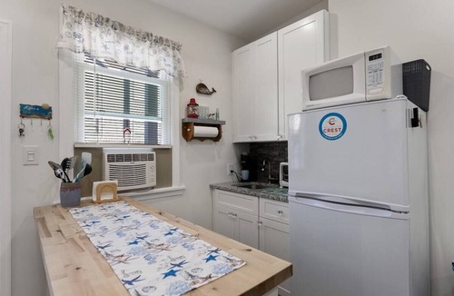 Wildwood Crest Condo | Lovely 1BR Wildwood Crest Condo with BBQ & Pool!