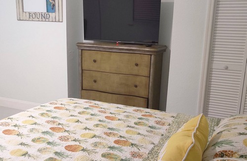 Poinciana Park Apartment | Lovely 2 Bed 2 Bath Apartment 1st Floor in Trendy Fort Lauderdale Area.
