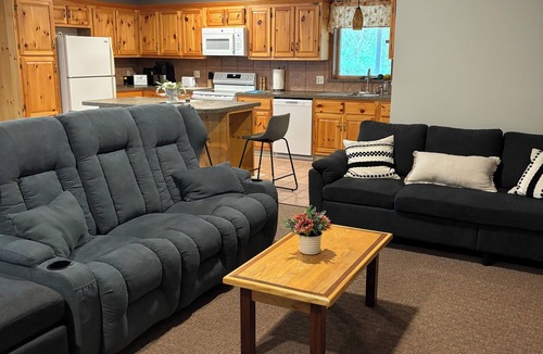 Pittsfield Apartment | Lovely 2-bedroom apartment only 20 minutes from the All-Star Village!