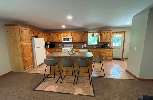 Pittsfield Apartment | Lovely 2-bedroom apartment only 20 minutes from the All-Star Village!