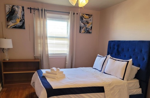 Overbrook House | Lovely 3 Bedrooms town home located in a quiet area