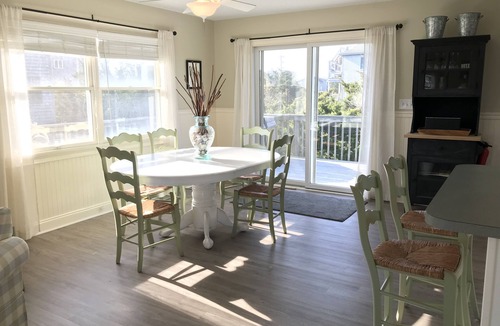 Palisade Acres Cottage | Lovely 3BR 2BA Oceanside Cottage, Hot Tub, Short Walk to Beach
