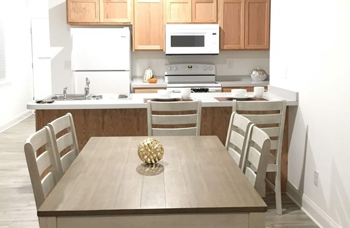Dover Condo | Lovely 4 bed/4.5 Bath Condo