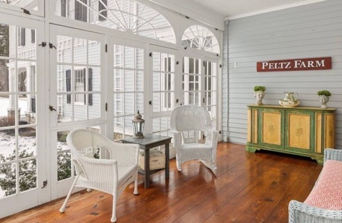 Selkirk House | Lovely 4-bedroom farmhouse with AC in quaint Hudson Valley