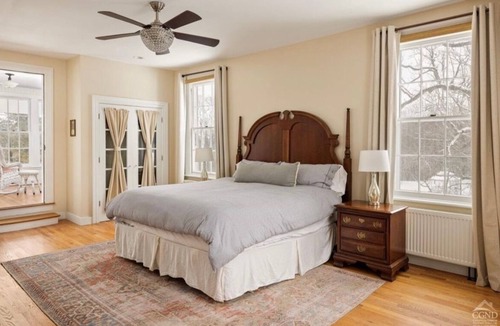 Selkirk House | Lovely 4-bedroom farmhouse with AC in quaint Hudson Valley