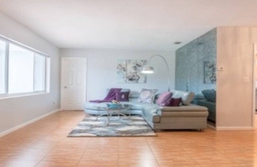West Hollywood Villa | Lovely 4br Newly redone pool home