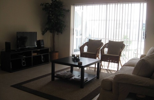 Deerfield Beach Apartment | LOVELY APARTMENT 1 MILE TO BEACH - DEERFIELD BEACH - FREE PARKING