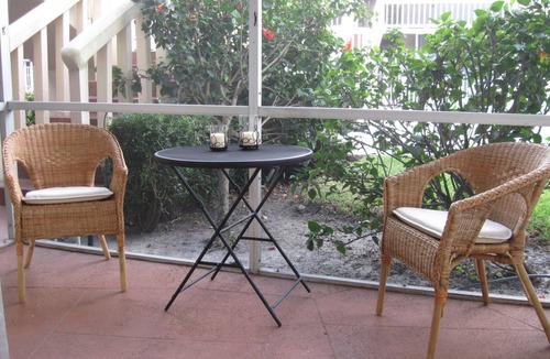 Deerfield Beach Apartment | LOVELY APARTMENT 1 MILE TO BEACH - DEERFIELD BEACH - FREE PARKING