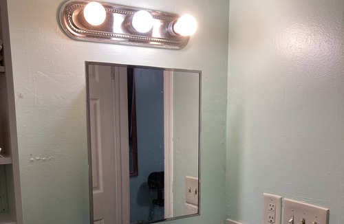 Albany Apartment | Lovely apartment at downtown Albany for 63 a night