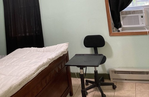 Albany Apartment | Lovely apartment at downtown Albany for 63 a night